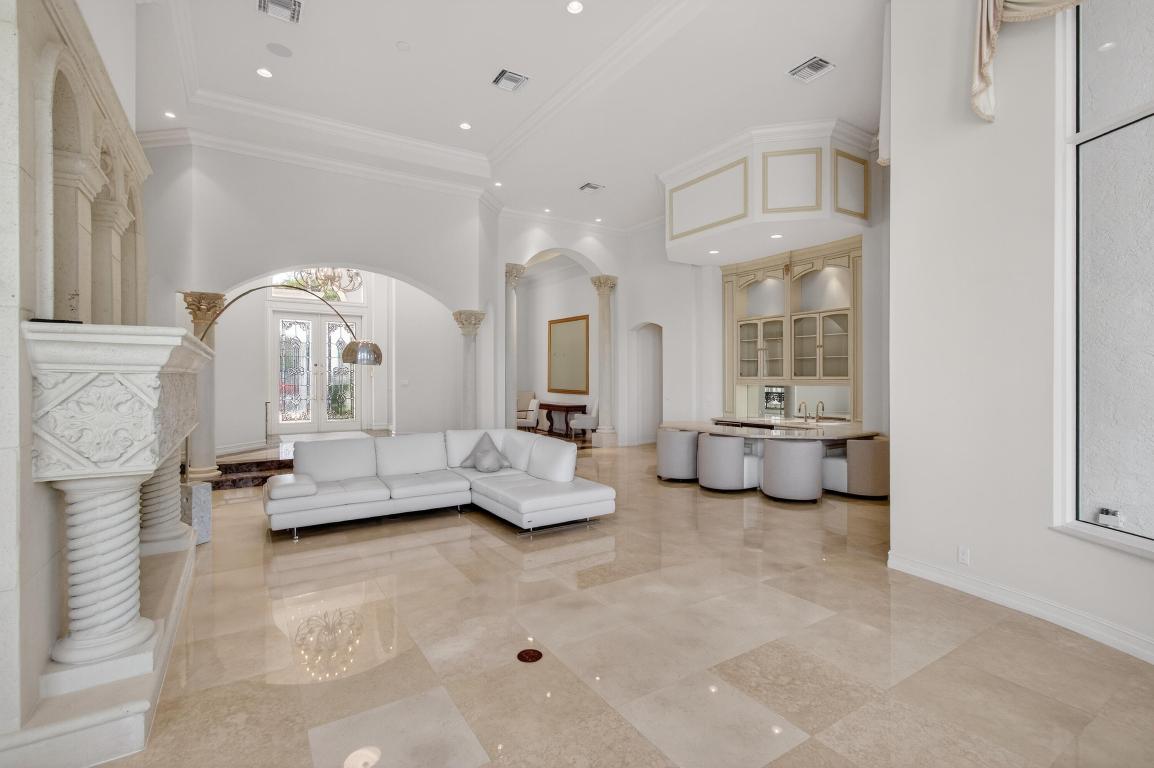 MIZNER LAKE ESTATES - Residential Lease