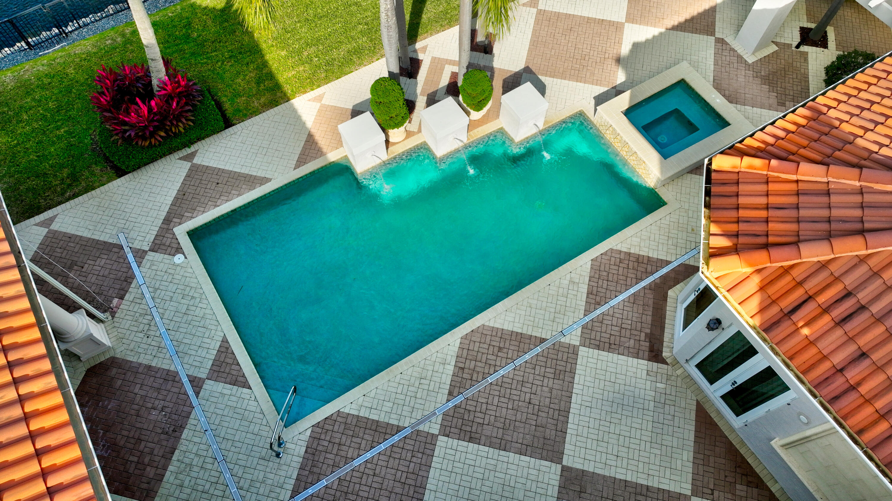 MIZNER LAKE ESTATES - Residential Lease