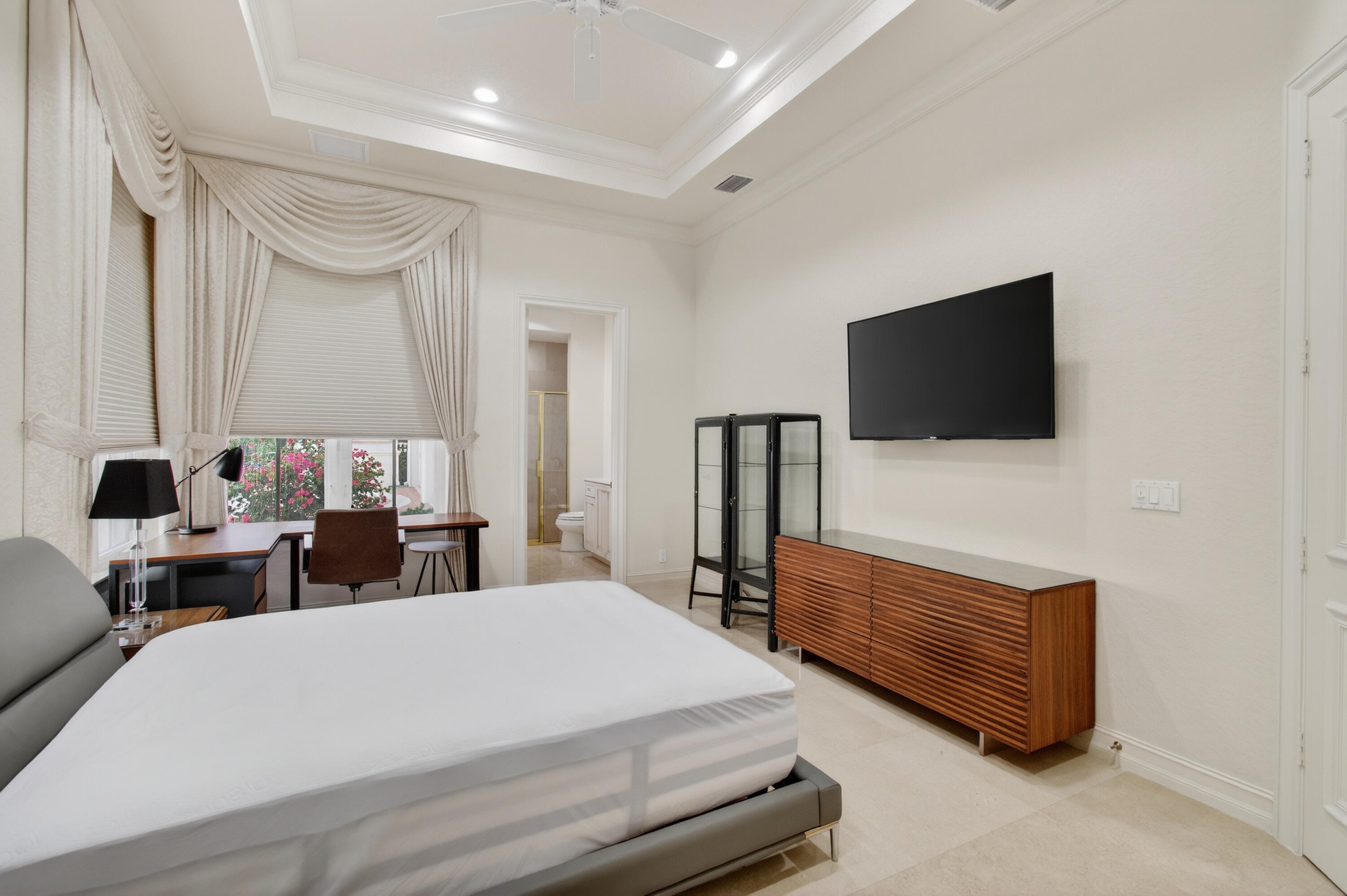 MIZNER LAKE ESTATES - Residential Lease