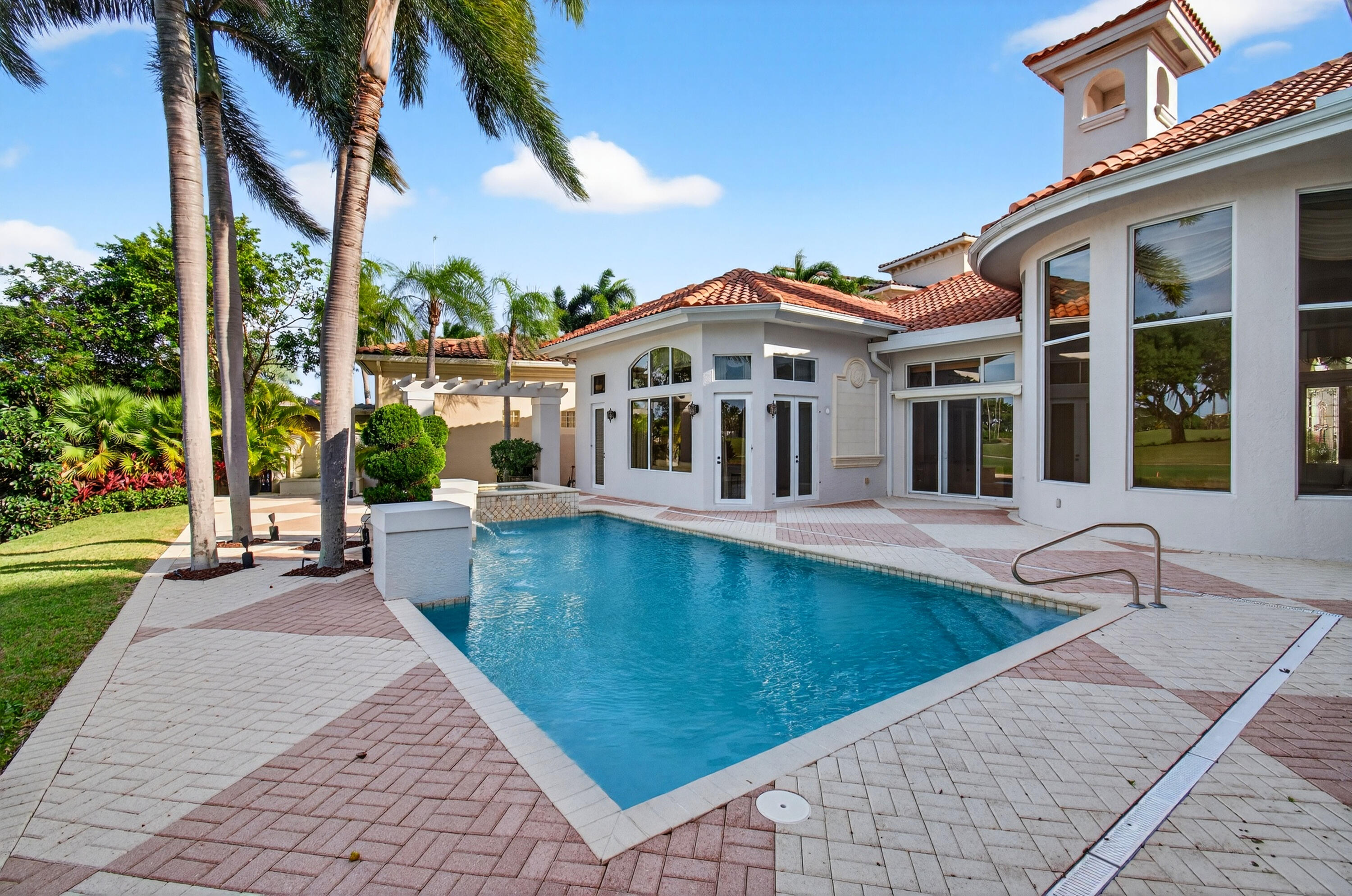 MIZNER LAKE ESTATES - Residential Lease
