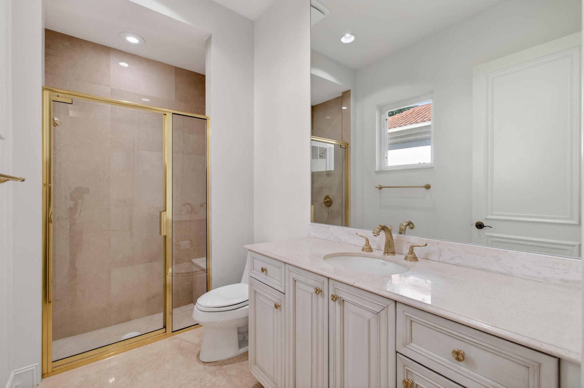 MIZNER LAKE ESTATES - Residential Lease