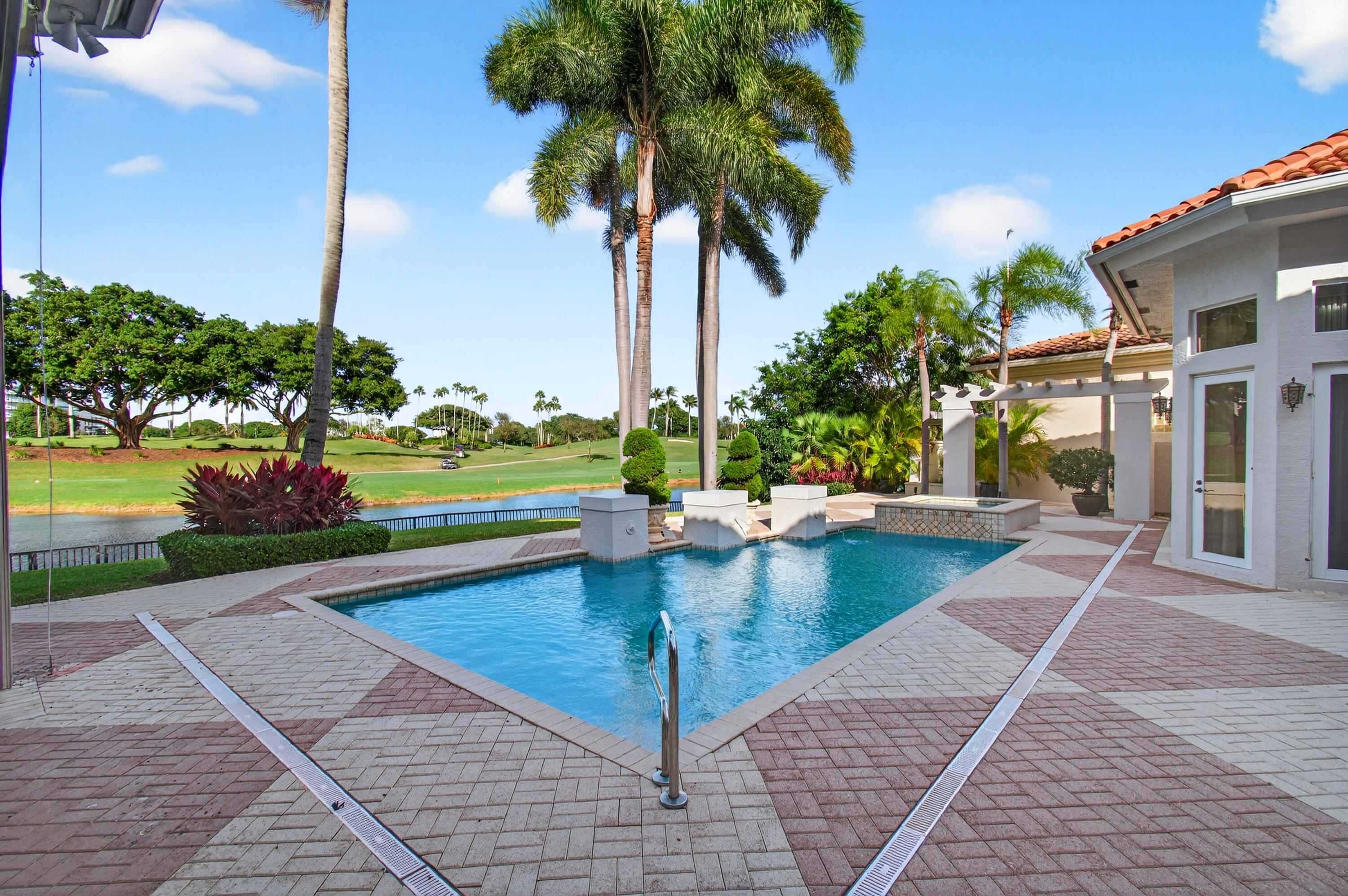 MIZNER LAKE ESTATES - Residential Lease