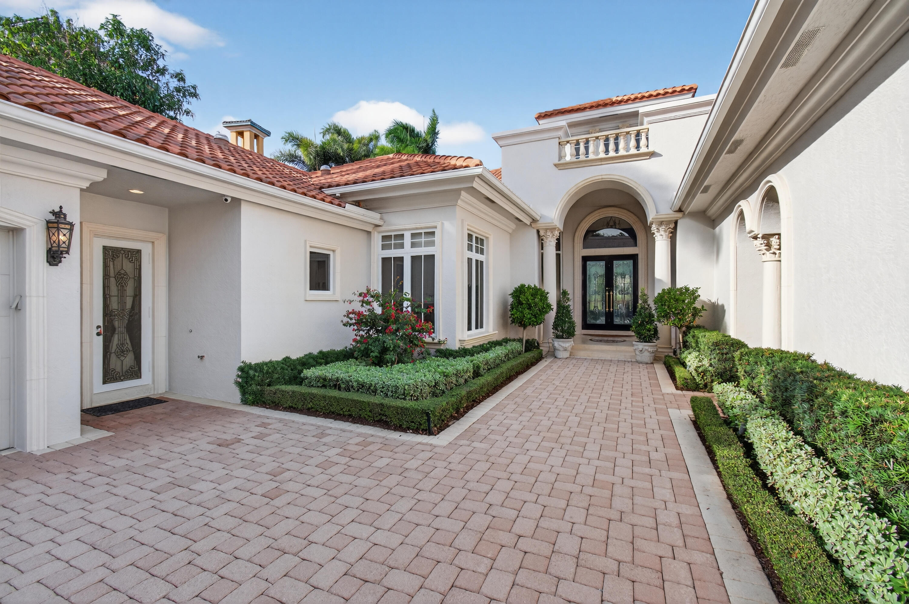 MIZNER LAKE ESTATES - Residential Lease