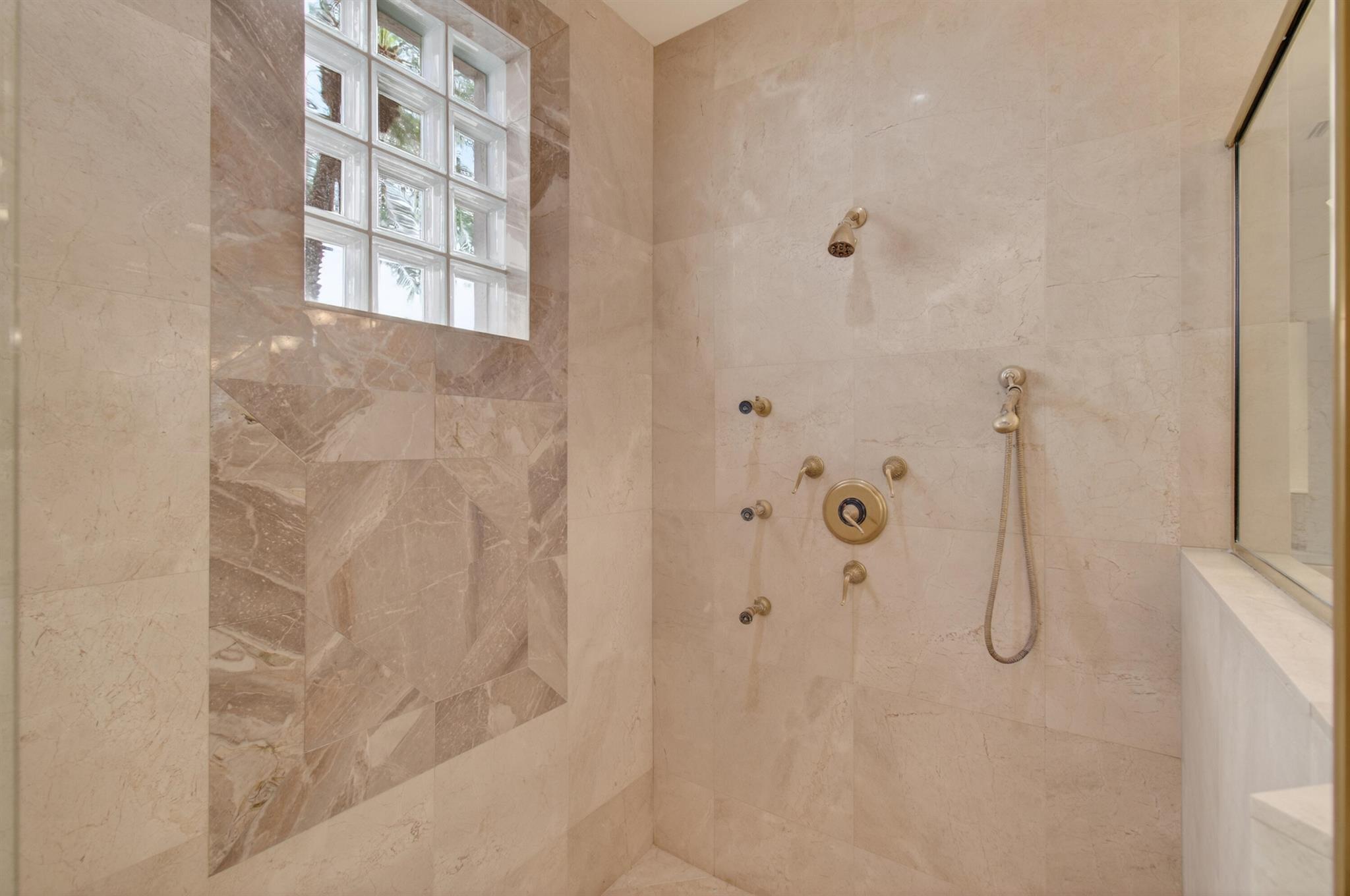 MIZNER LAKE ESTATES - Residential Lease