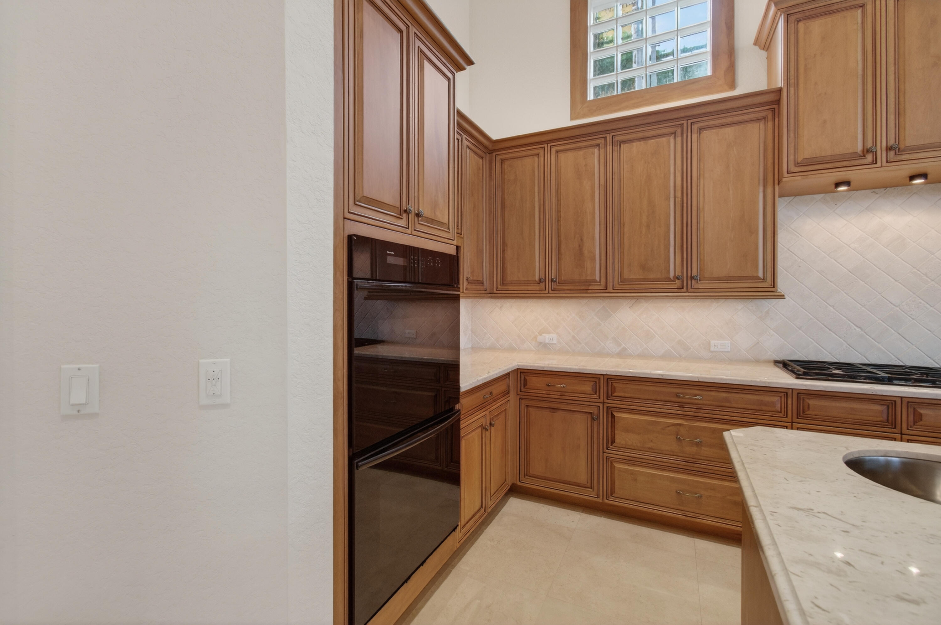 MIZNER LAKE ESTATES - Residential Lease