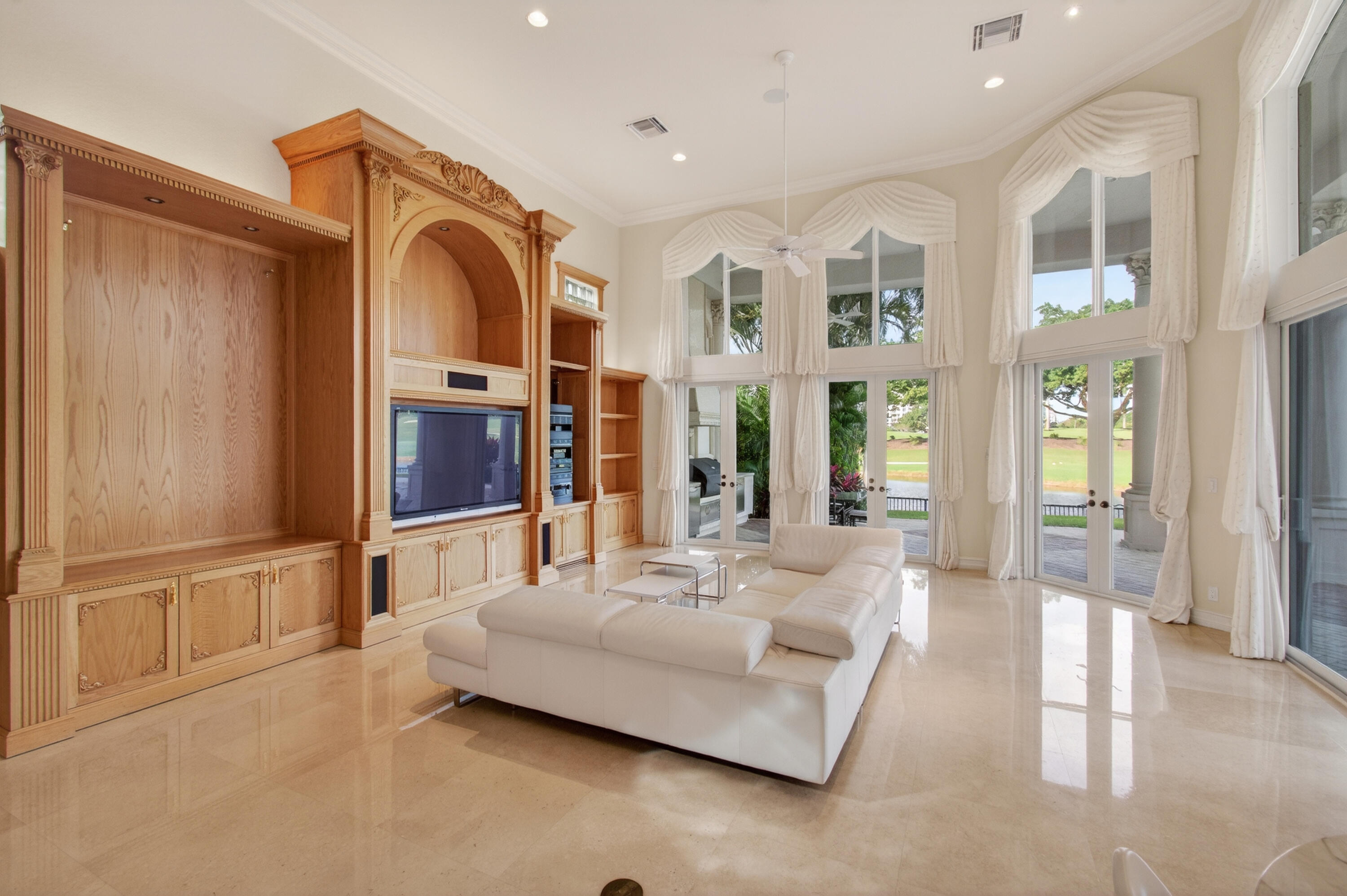 MIZNER LAKE ESTATES - Residential Lease