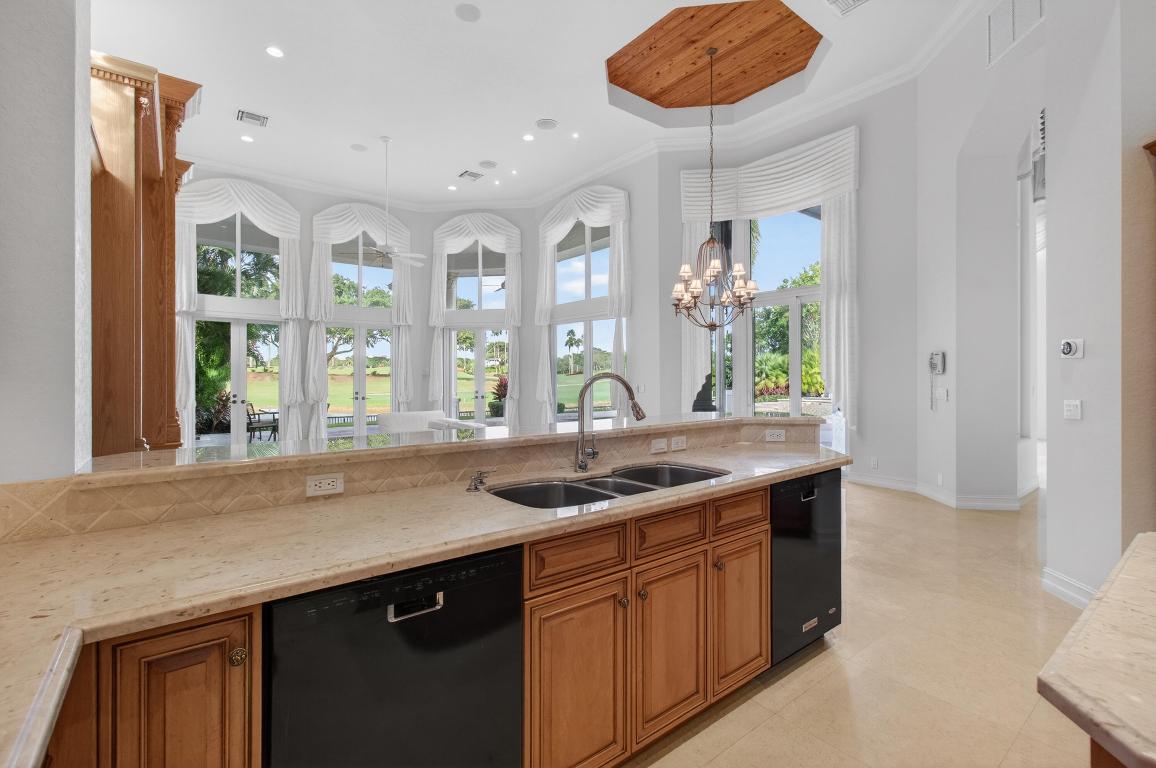 MIZNER LAKE ESTATES - Residential Lease