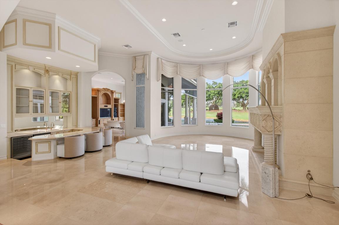 MIZNER LAKE ESTATES - Residential Lease