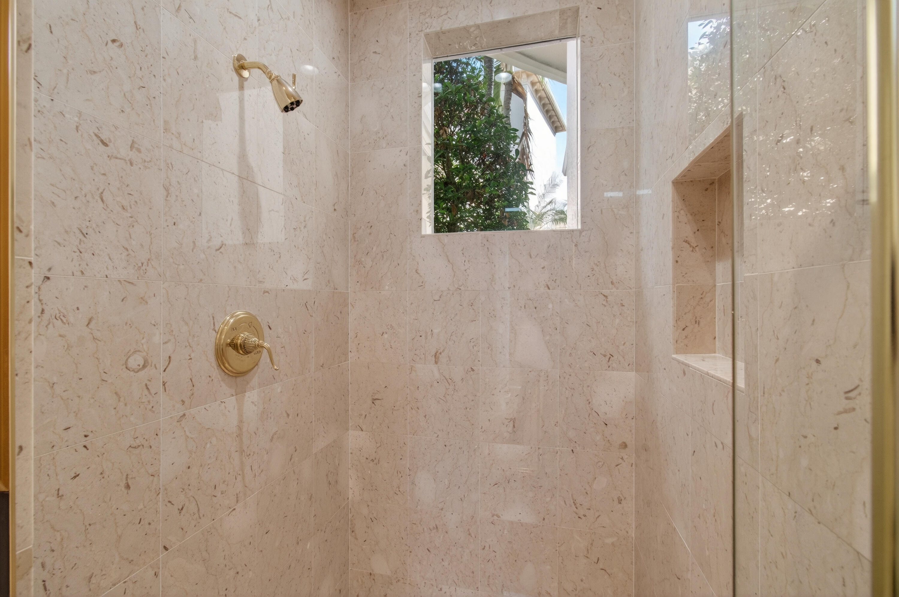 MIZNER LAKE ESTATES - Residential Lease