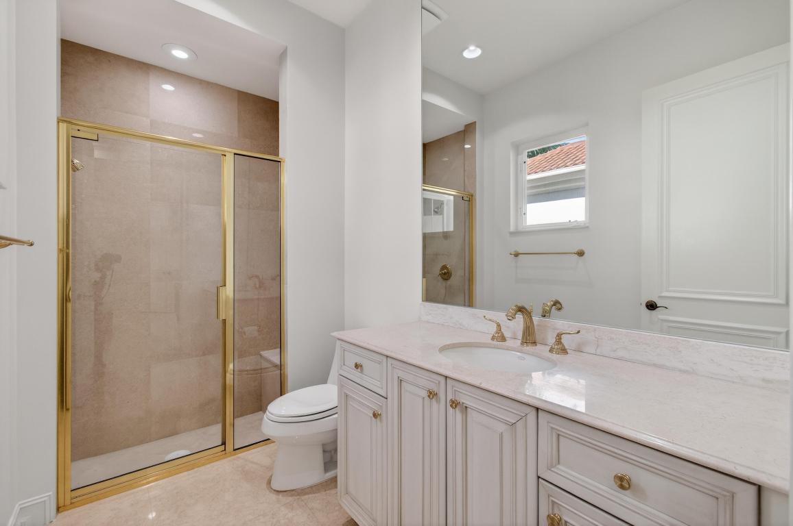 MIZNER LAKE ESTATES - Residential Lease