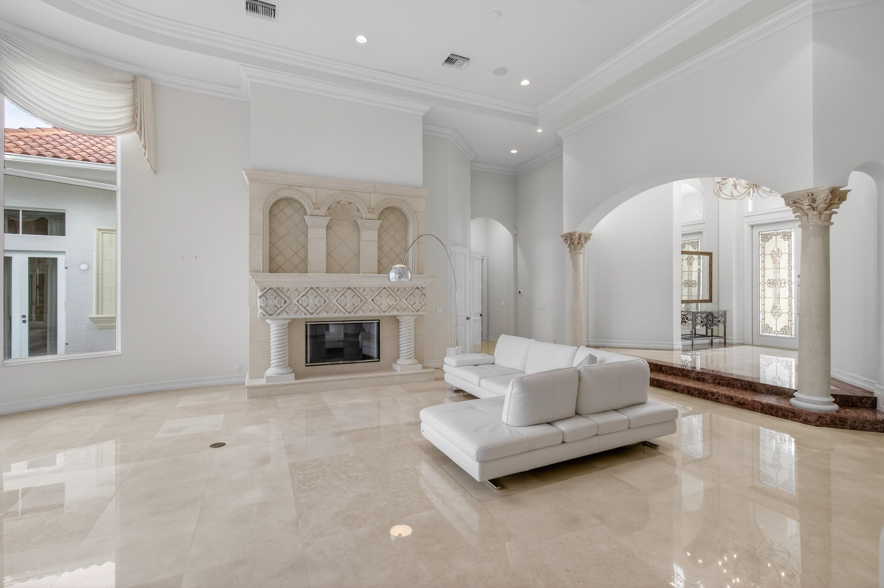 MIZNER LAKE ESTATES - Residential Lease