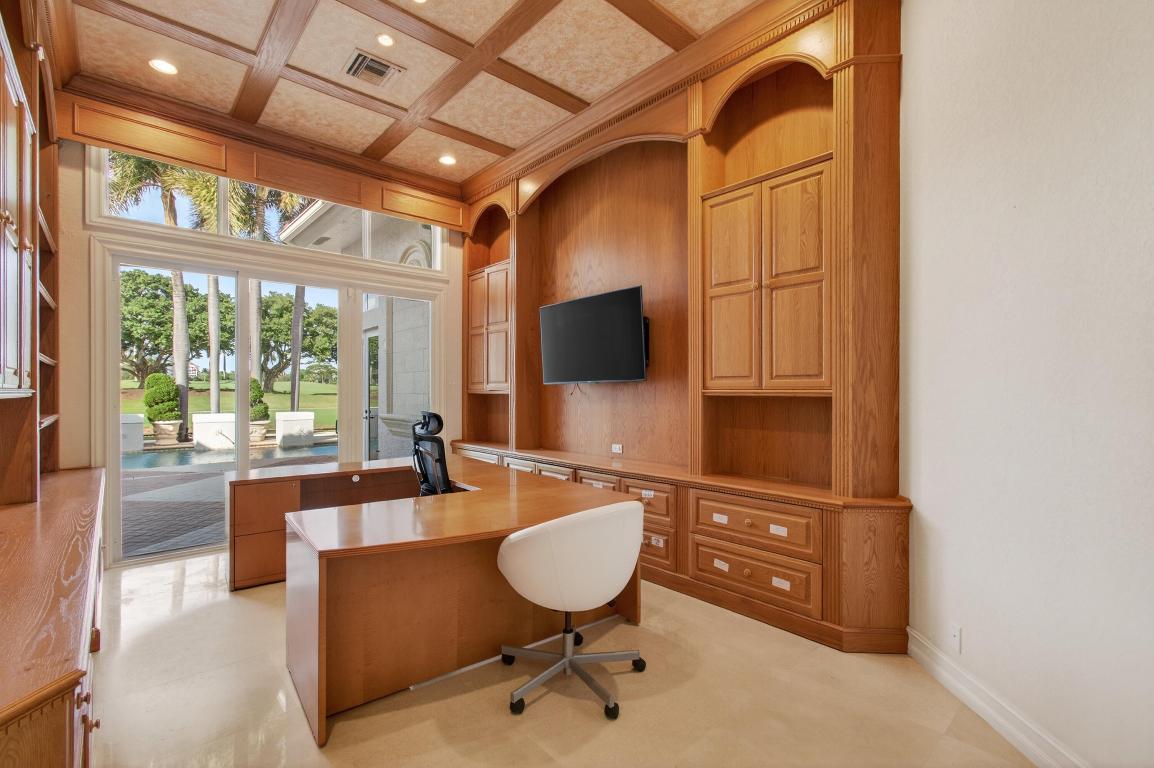 MIZNER LAKE ESTATES - Residential Lease