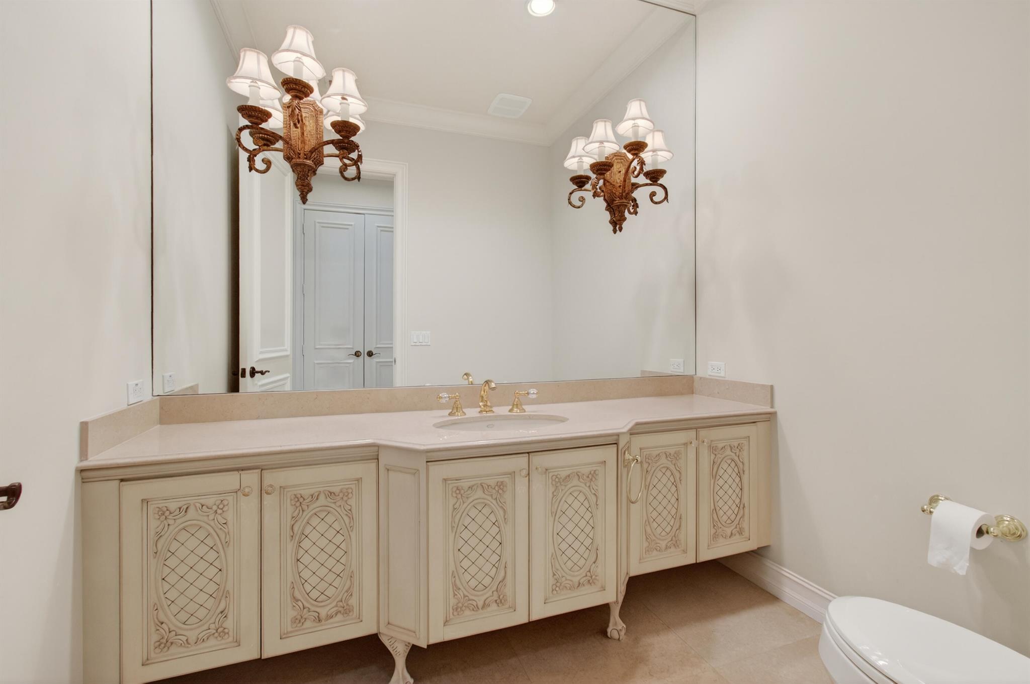 MIZNER LAKE ESTATES - Residential Lease