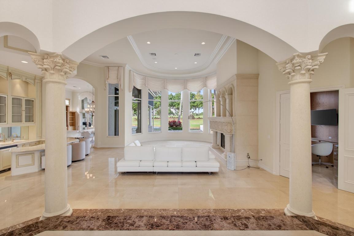 MIZNER LAKE ESTATES - Residential Lease