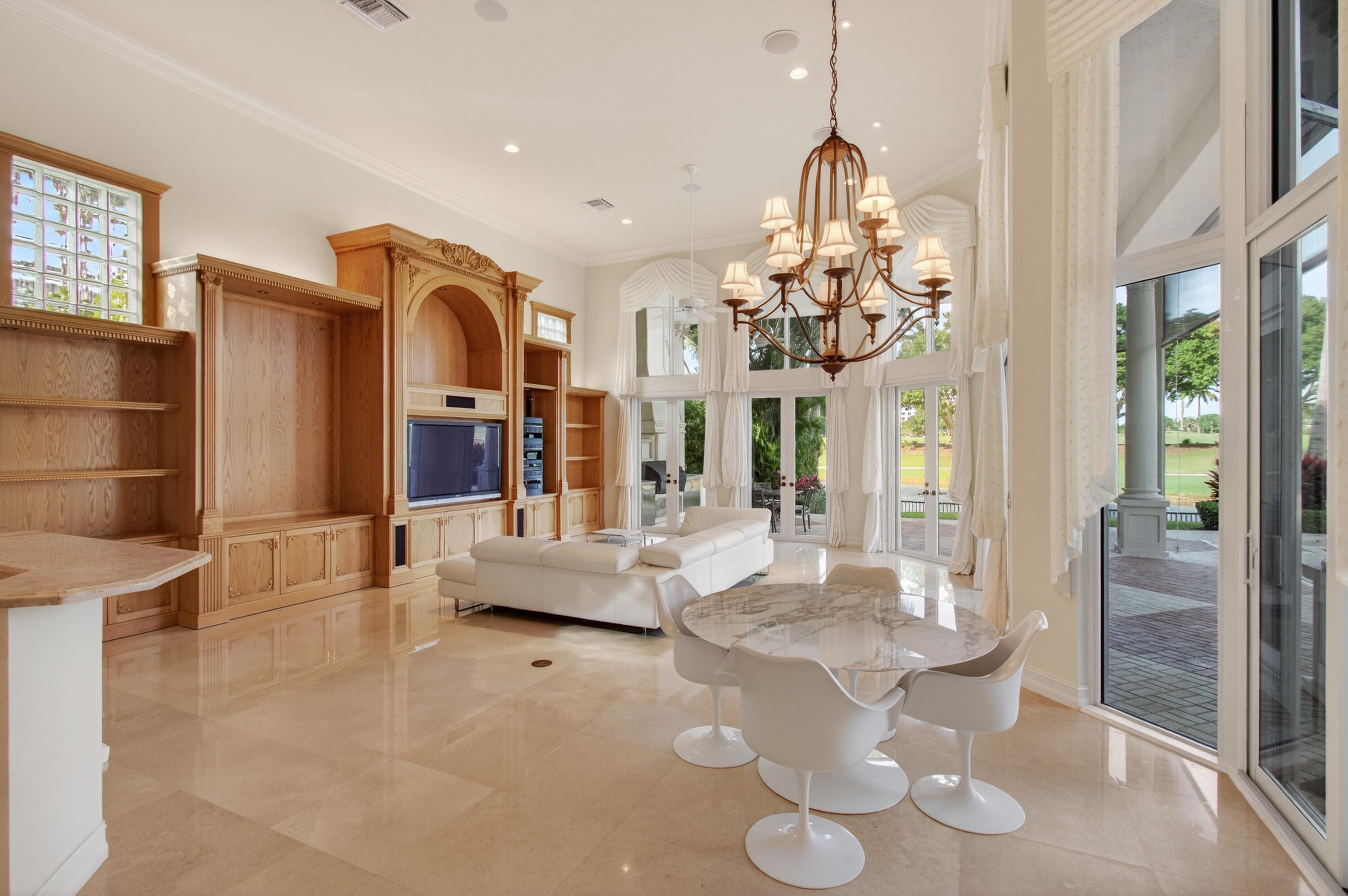 MIZNER LAKE ESTATES - Residential Lease