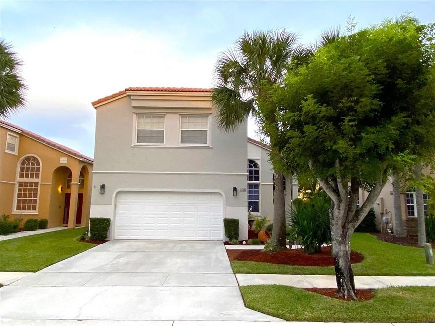 Well maintained 4 bed 2.5 bath gem located in Mahogony Way Towngate. Property boasts spacious layout, vaulted ceilings, granite kitchen countertops. Split 2nd floor plan with his and hers closet in master bedroom. HOA dues include basic cable, internet, security patrol and common areas.