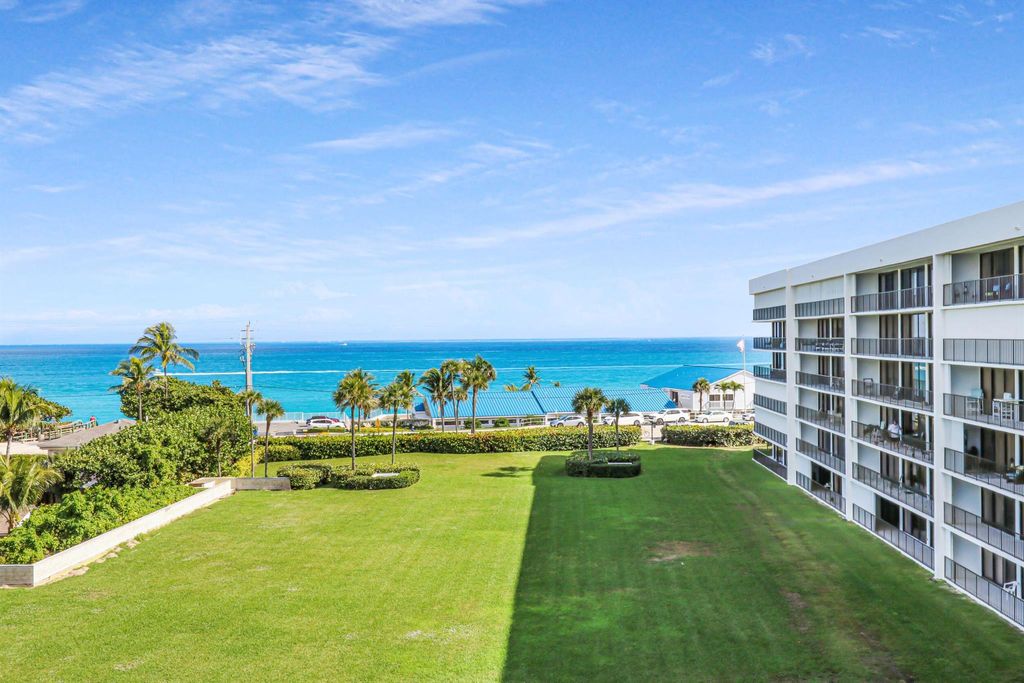 Photo of 1300 S Highway A1a #513, Jupiter, FL 33477 (MLS # R10883568)