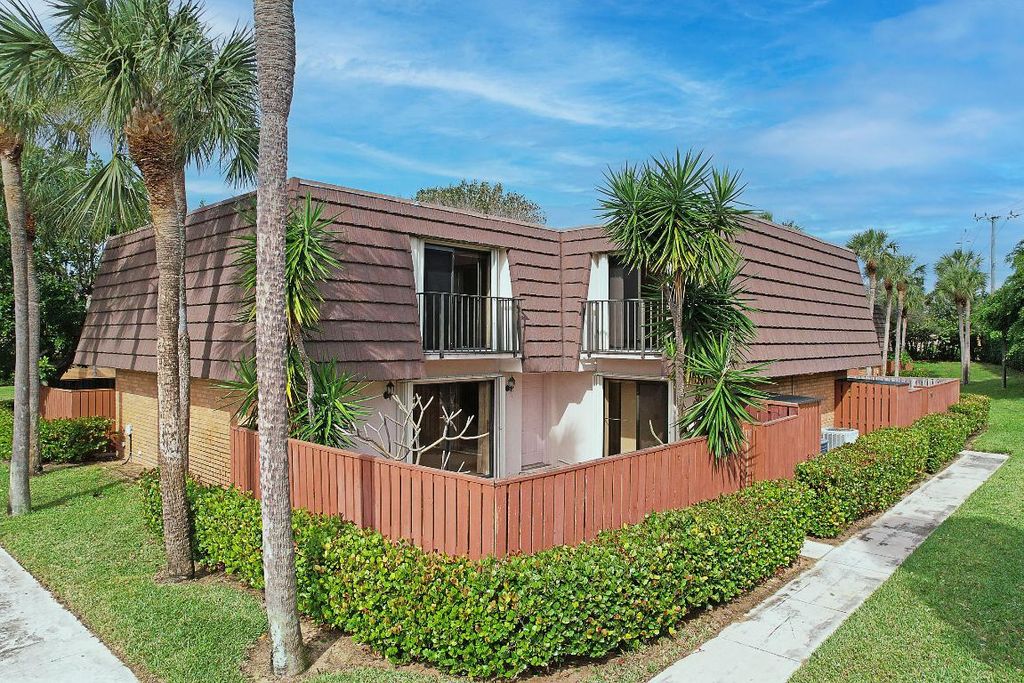 Photo of 1219 12th Court, Jupiter, FL 33477 (MLS # R10950291)