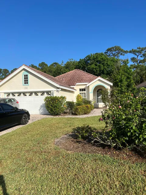 708 SW St Vincent Street, Port St Lucie, FL MLS: R11084628