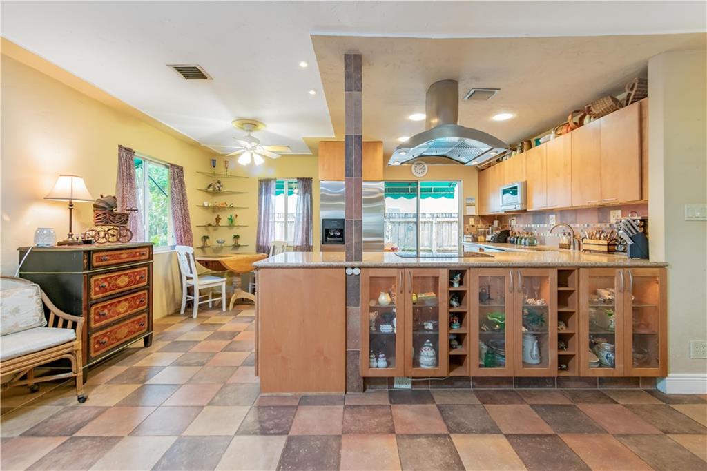 Lauderdale 2-9 D - Residential