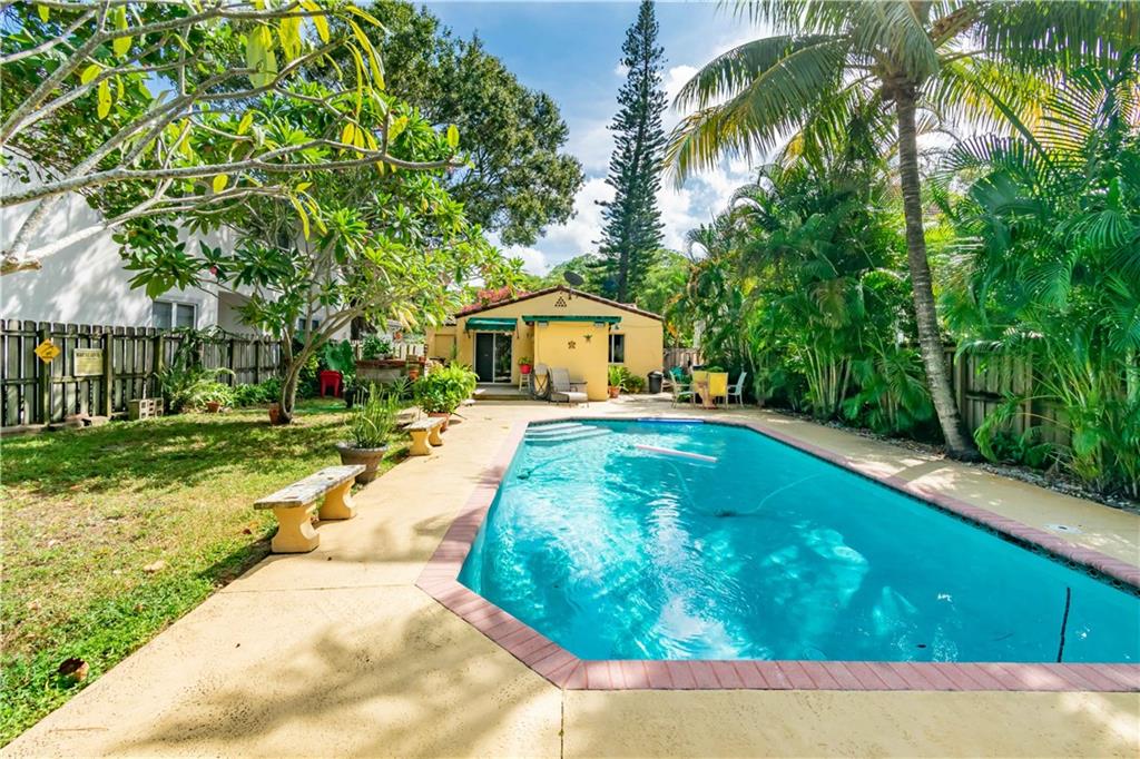 Lauderdale 2-9 D - Residential