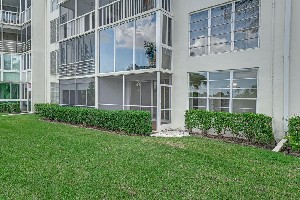 NO. 40 PALM-AIRE COUNTRY - Residential