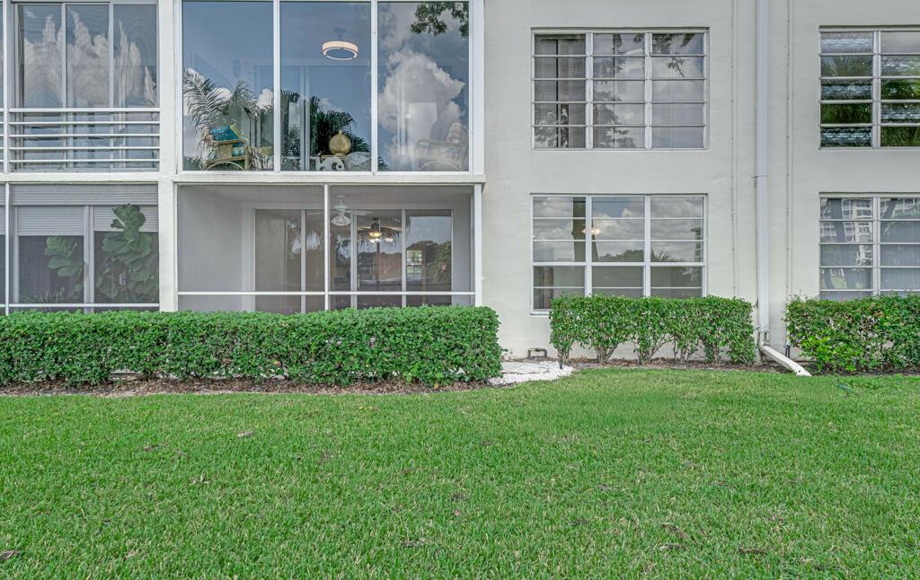 NO. 40 PALM-AIRE COUNTRY - Residential