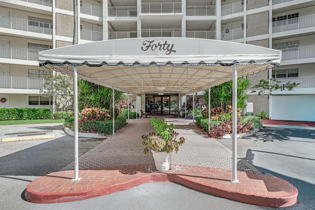 NO. 40 PALM-AIRE COUNTRY - Residential