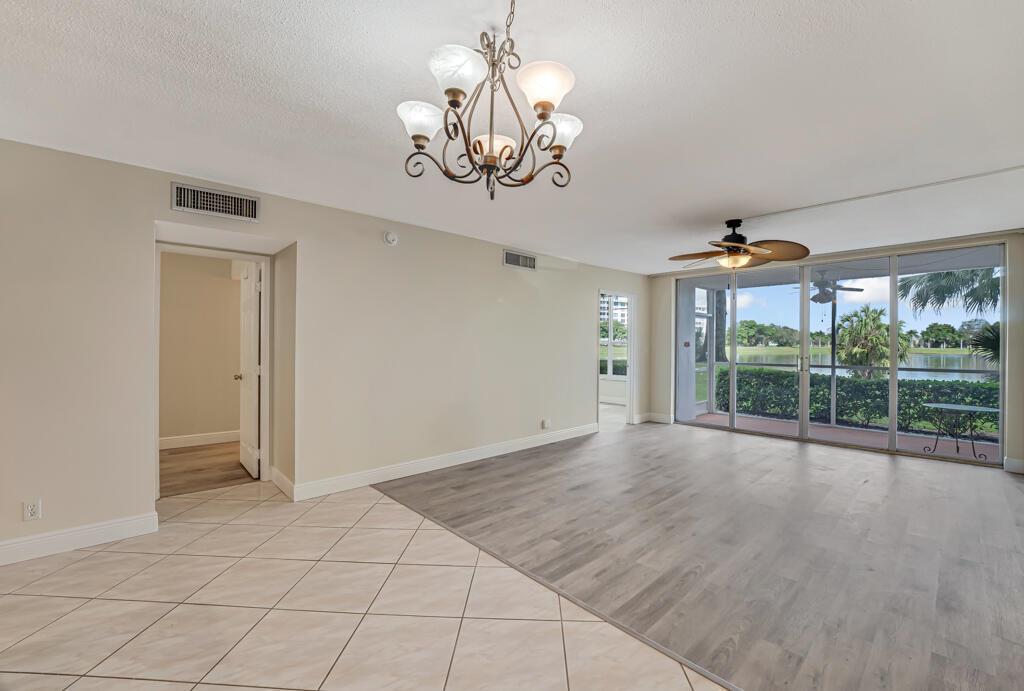 NO. 40 PALM-AIRE COUNTRY - Residential