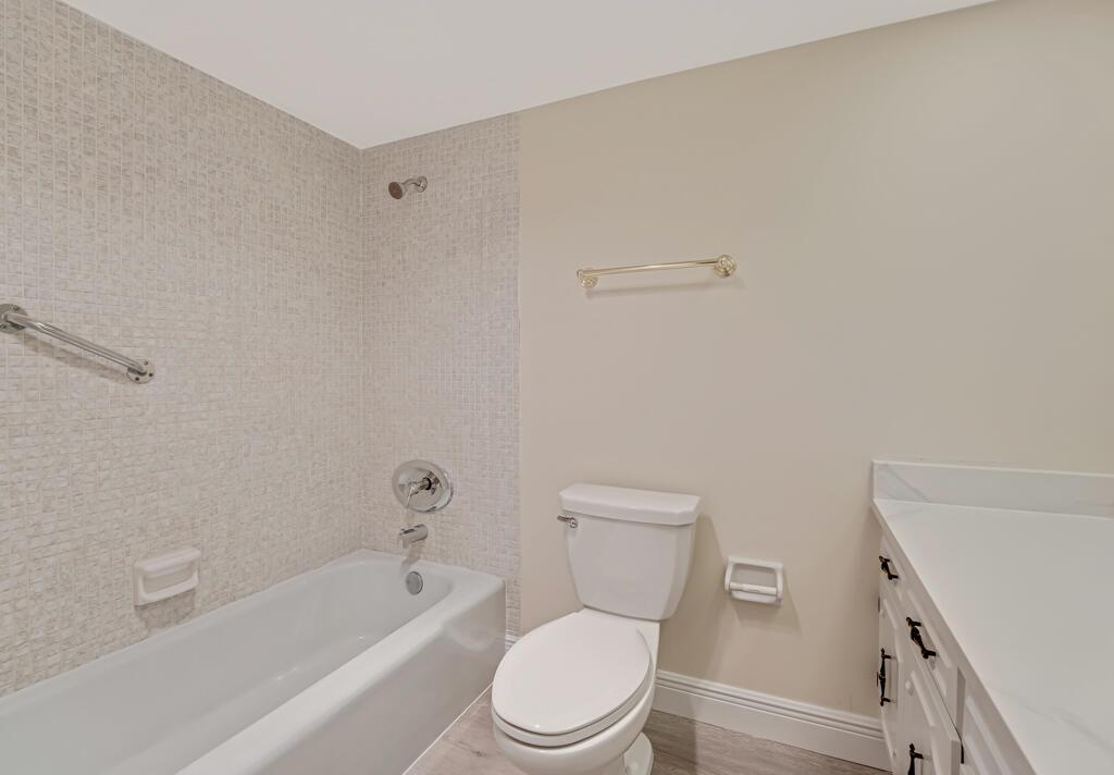 NO. 40 PALM-AIRE COUNTRY - Residential