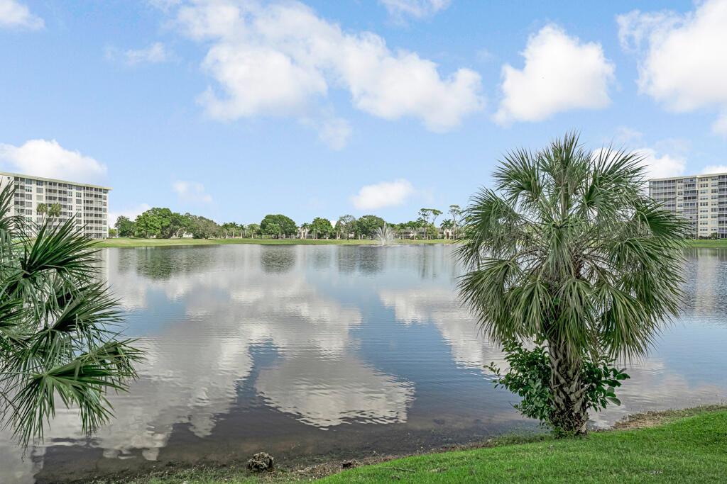 NO. 40 PALM-AIRE COUNTRY - Residential