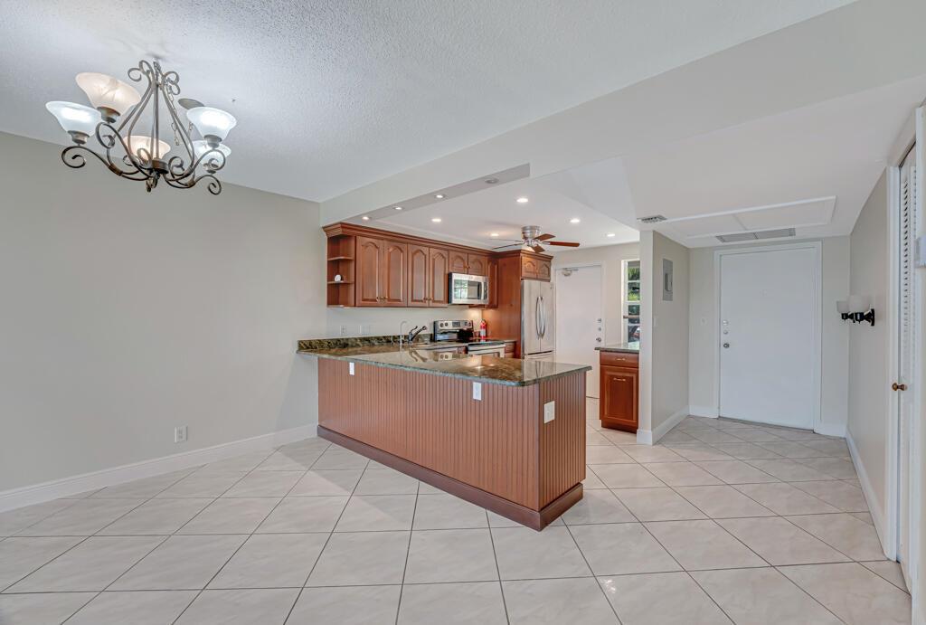 NO. 40 PALM-AIRE COUNTRY - Residential