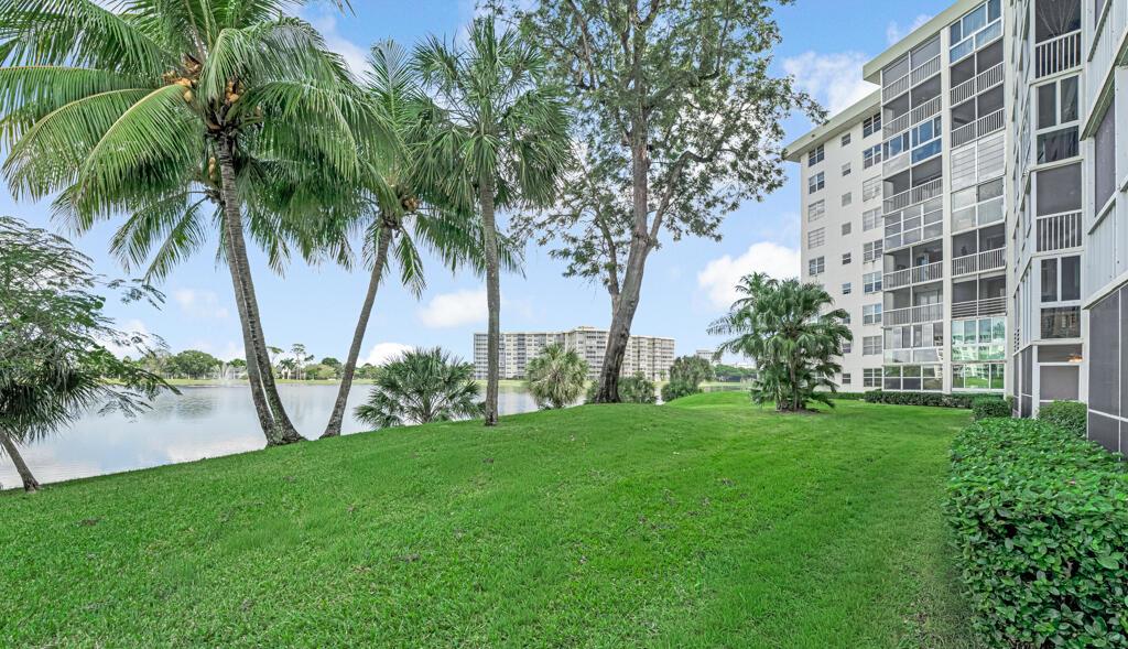 NO. 40 PALM-AIRE COUNTRY - Residential