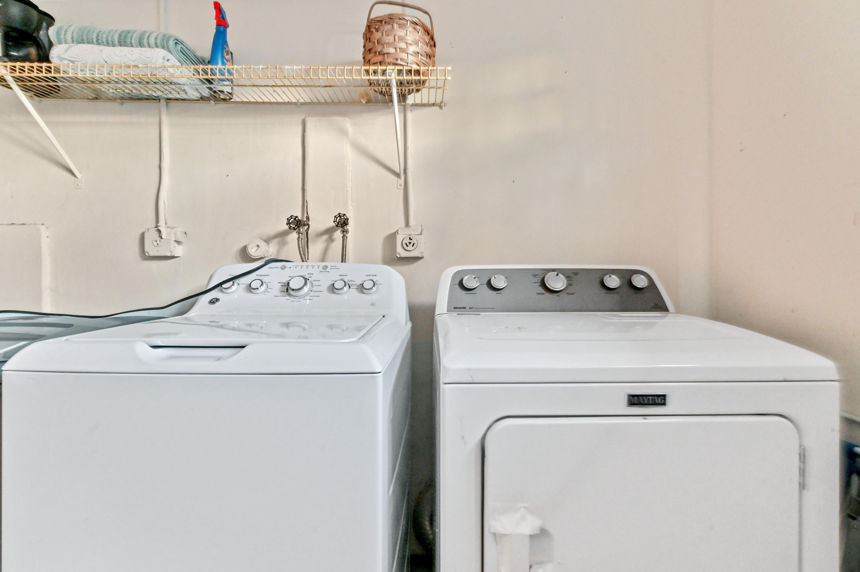 PALM ISLES - Residential Lease