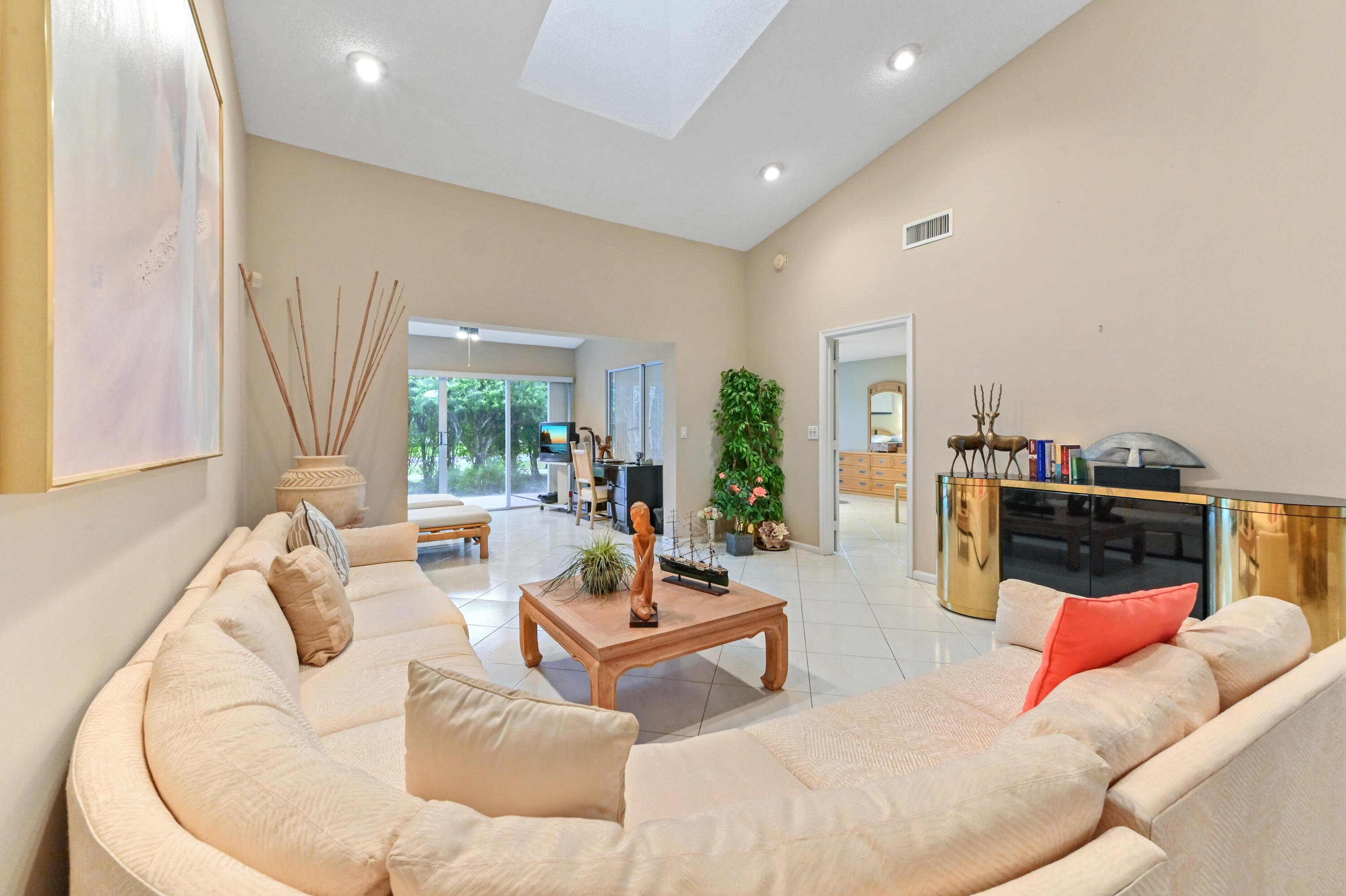 PALM ISLES - Residential Lease