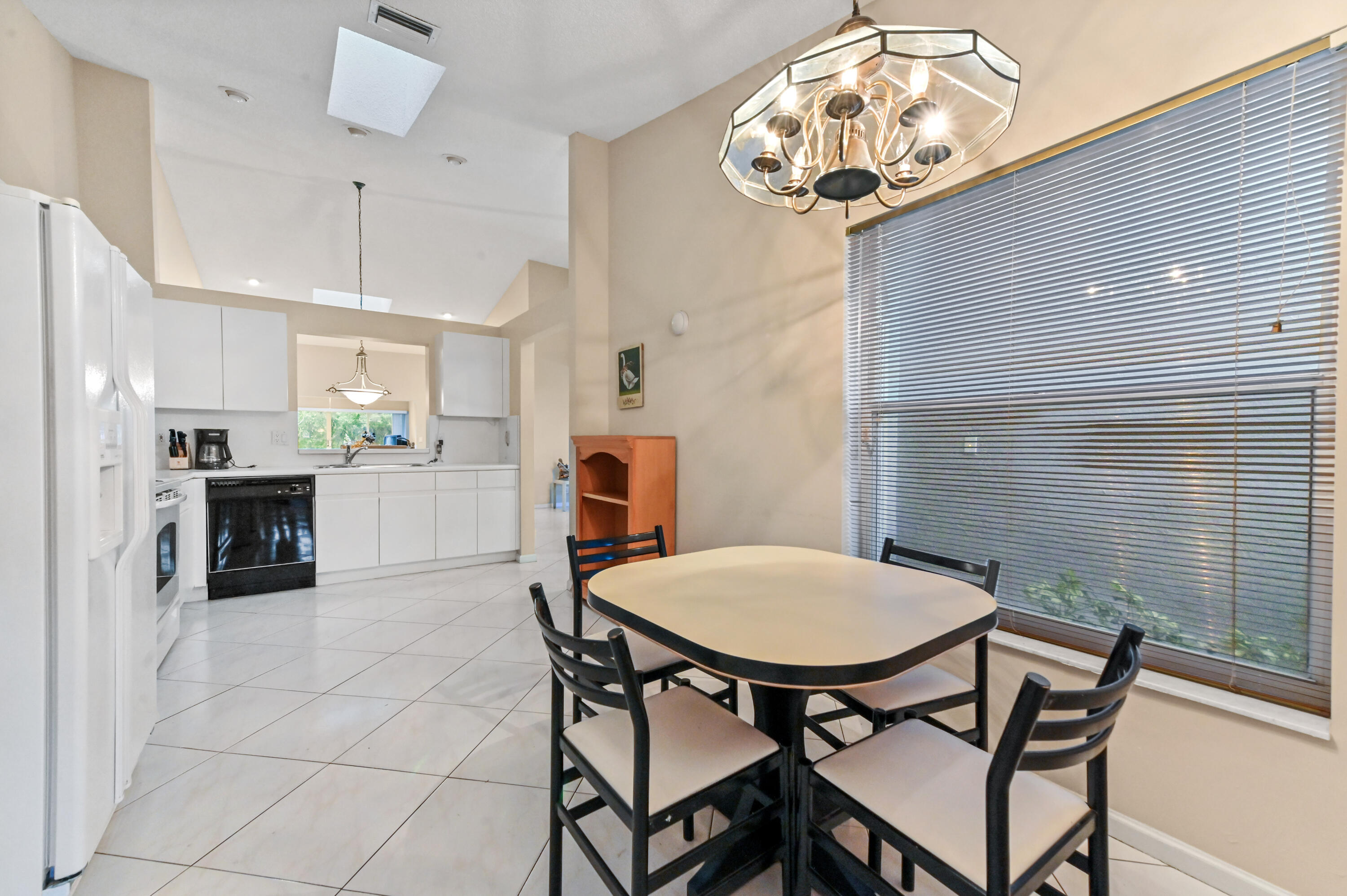 PALM ISLES - Residential Lease