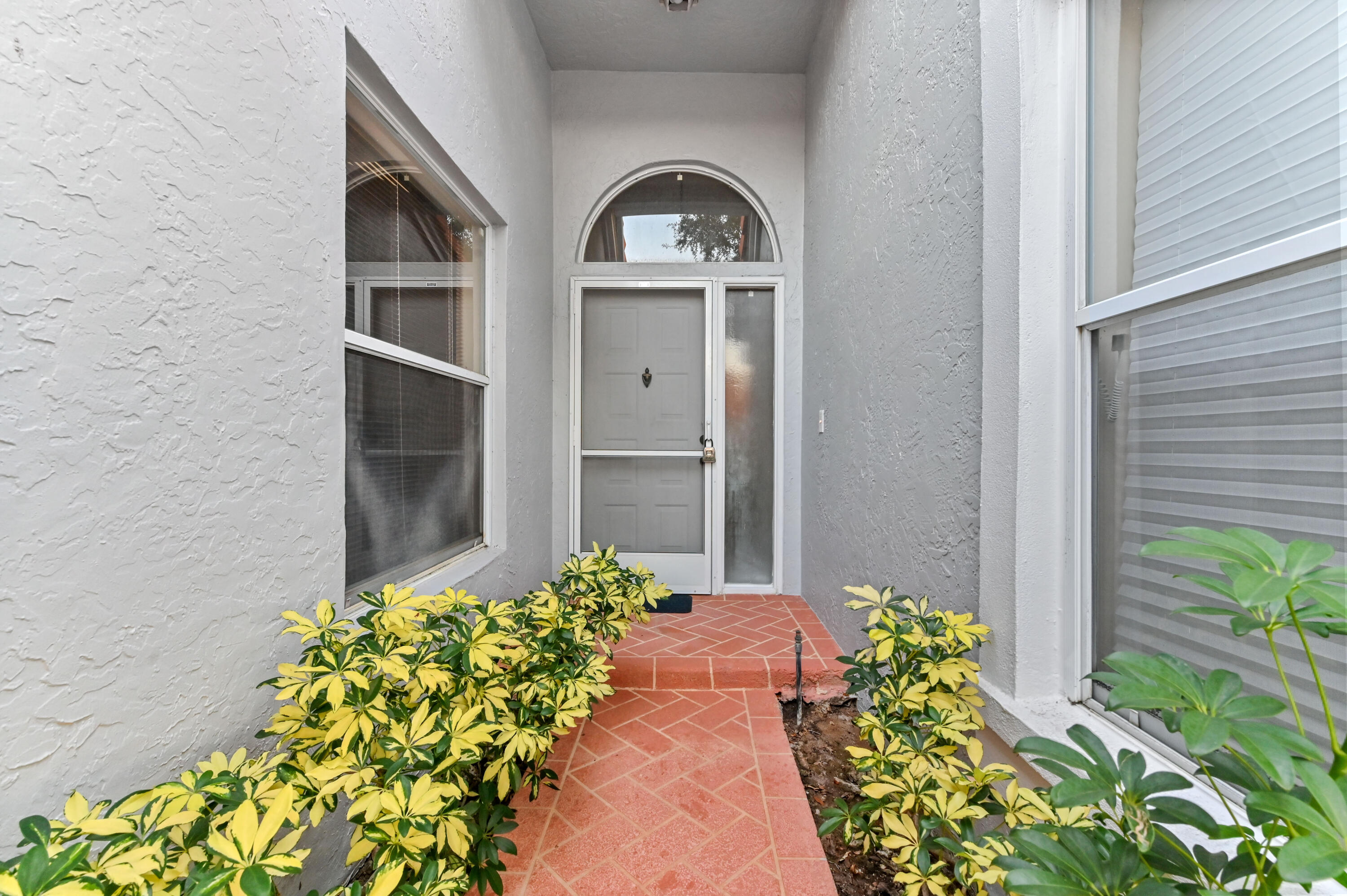 PALM ISLES - Residential Lease