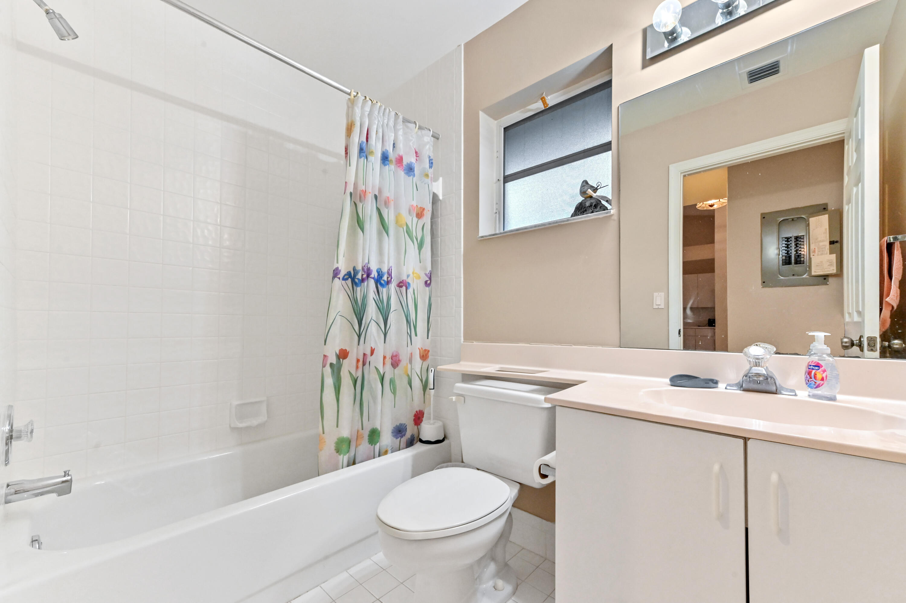 PALM ISLES - Residential Lease