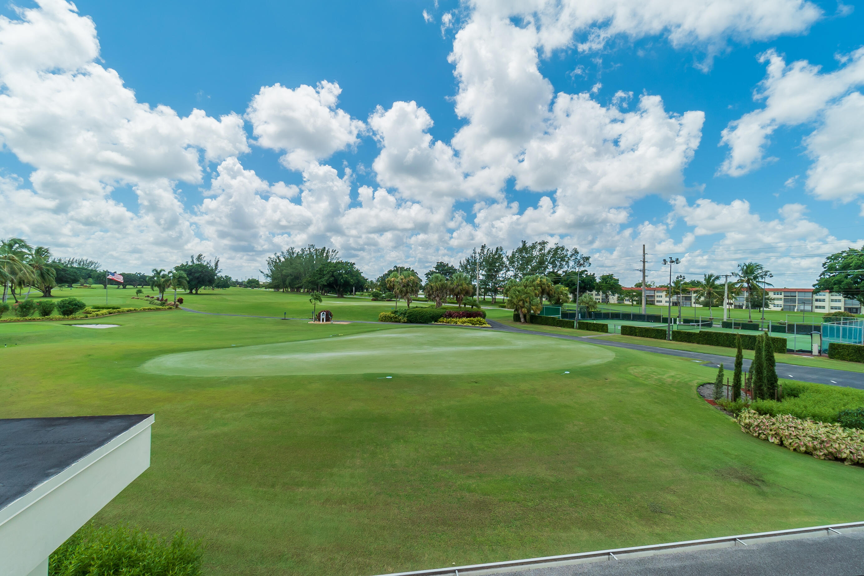HOLLYBROOK GOLF AND TENNIS CLUB - Residential