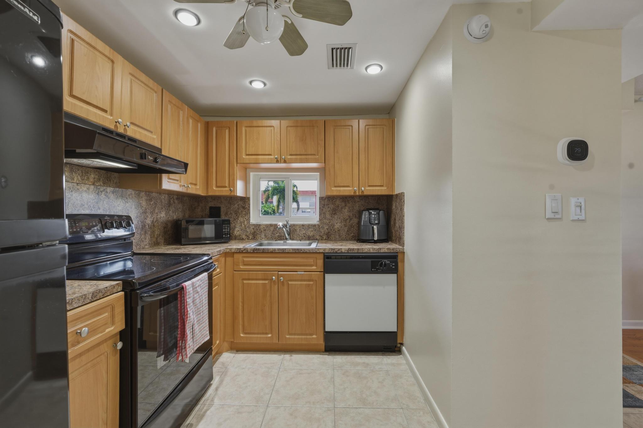 HOLLYBROOK GOLF AND TENNIS CLUB - Residential