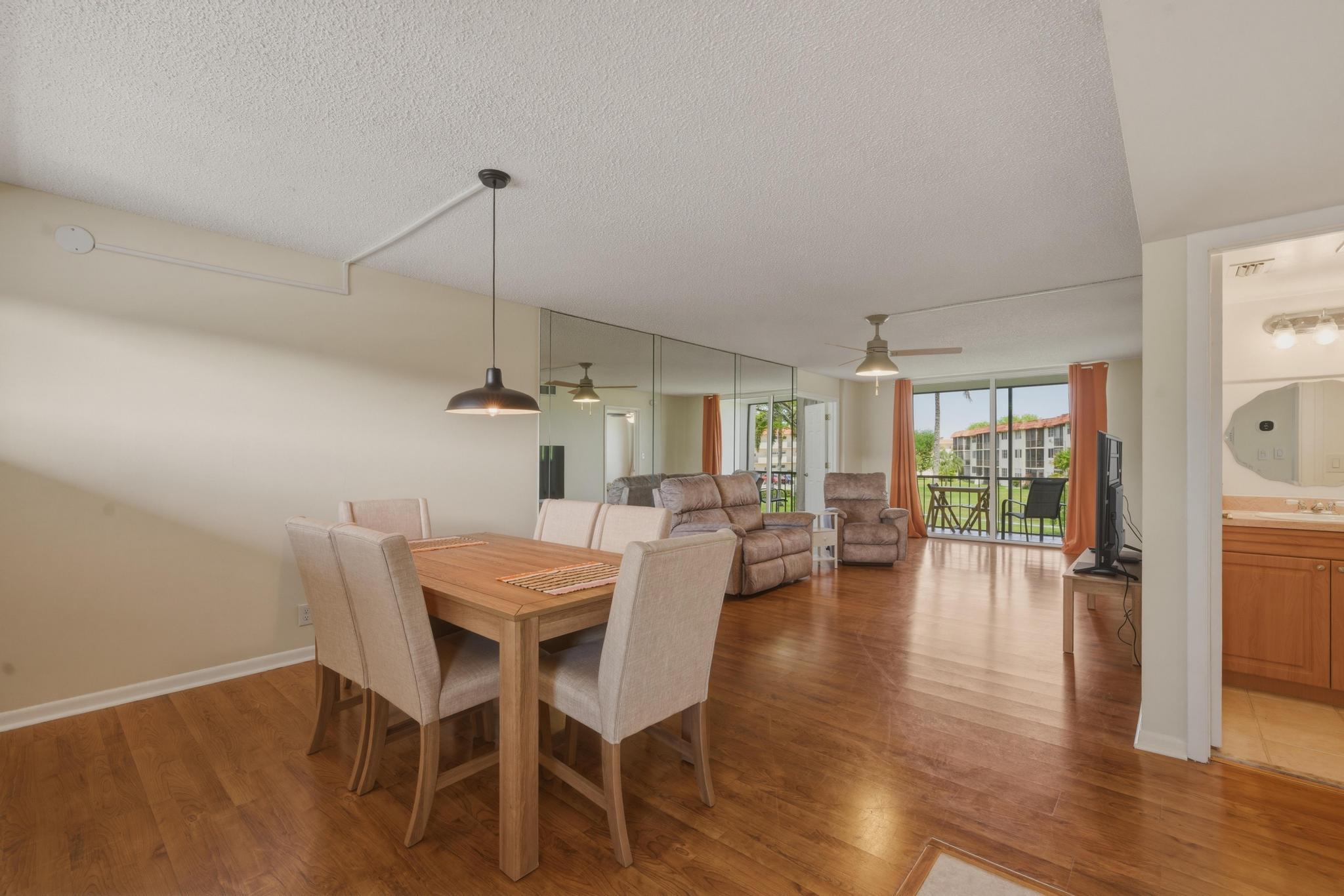 HOLLYBROOK GOLF AND TENNIS CLUB - Residential