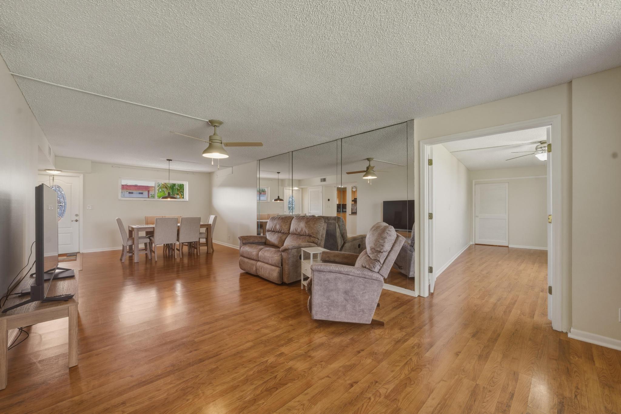 HOLLYBROOK GOLF AND TENNIS CLUB - Residential