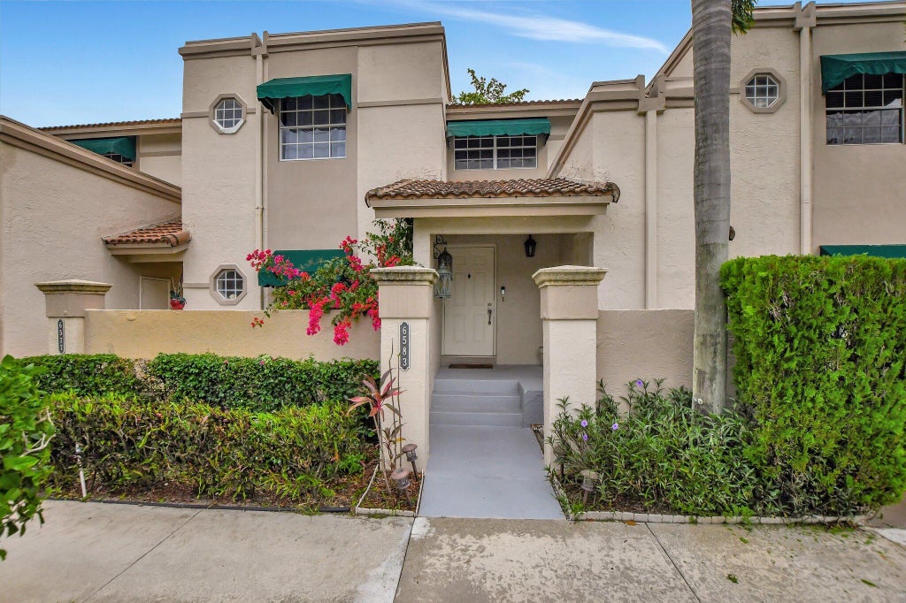 Photo of 6583 Via Regina, Boca Raton, FL 33433 (MLS # R11013901)