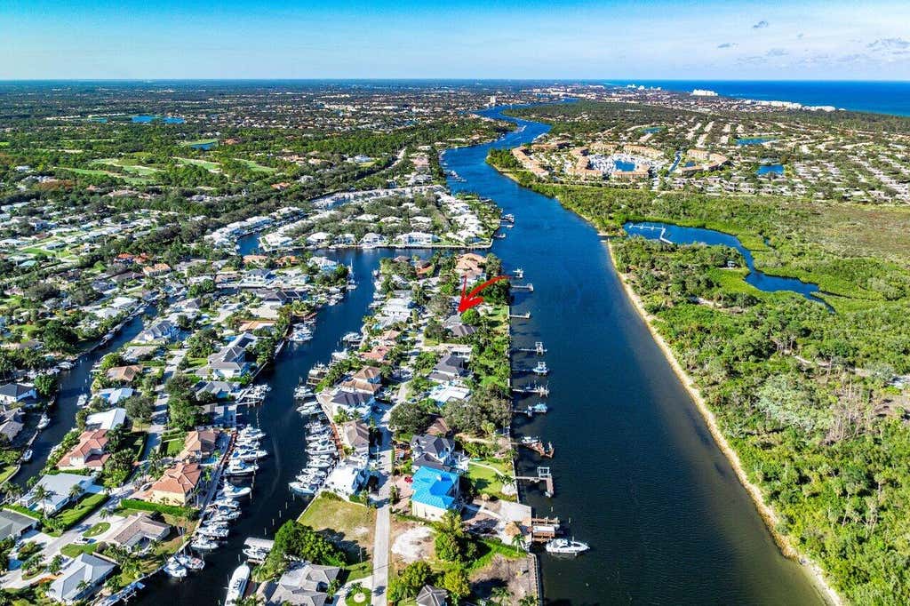 Photo of 14240 Paradise Point Road, Palm Beach Gardens, FL 33410 (MLS # R11042763)