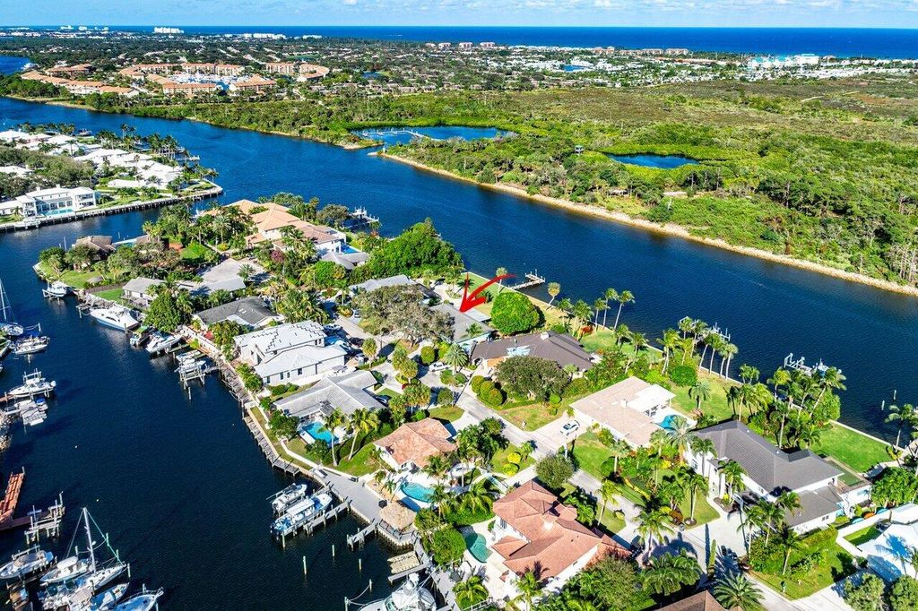 Photo of 14240 Paradise Point Road, Palm Beach Gardens, FL 33410 (MLS # R11042763)