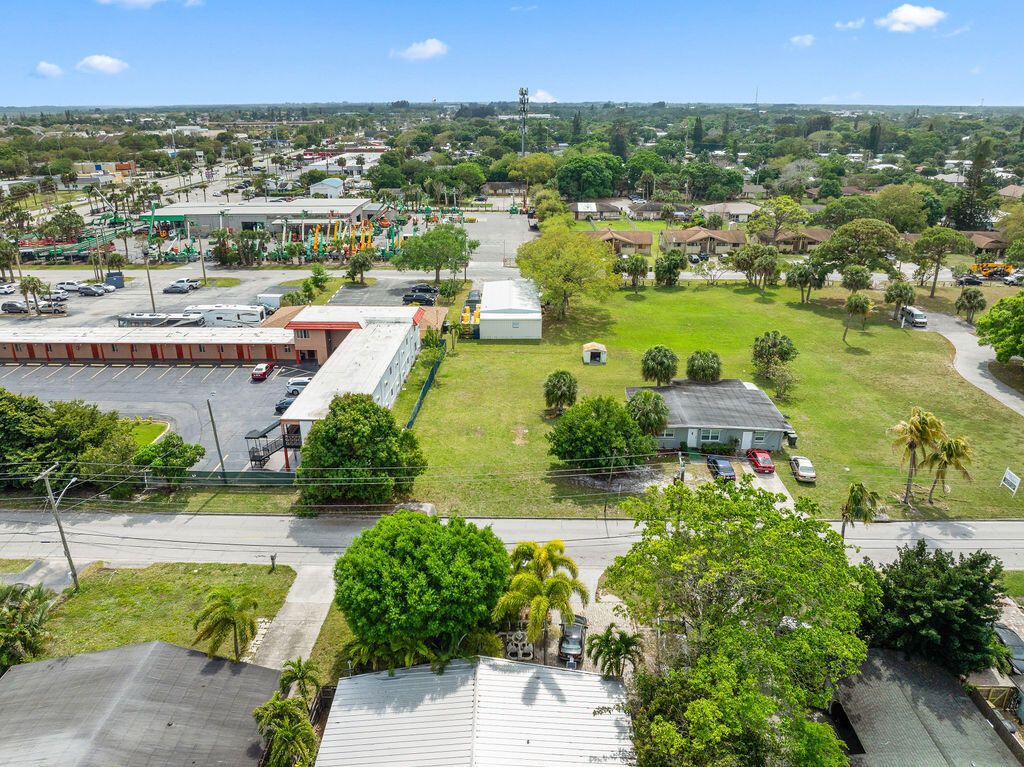 Photo of 503 Gardenia Avenue, Fort Pierce, FL 34982 (MLS # R11069438)