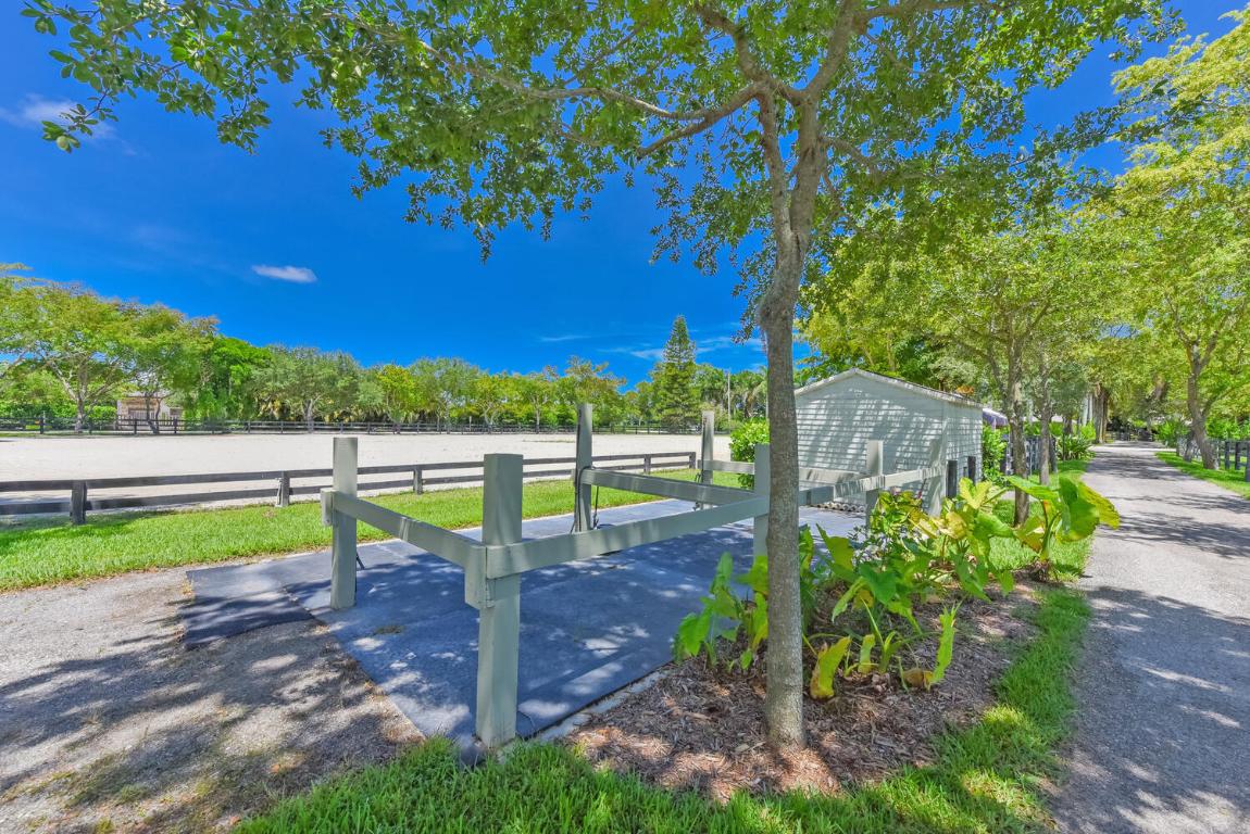 Saddle Trail Park of Wellington - Land