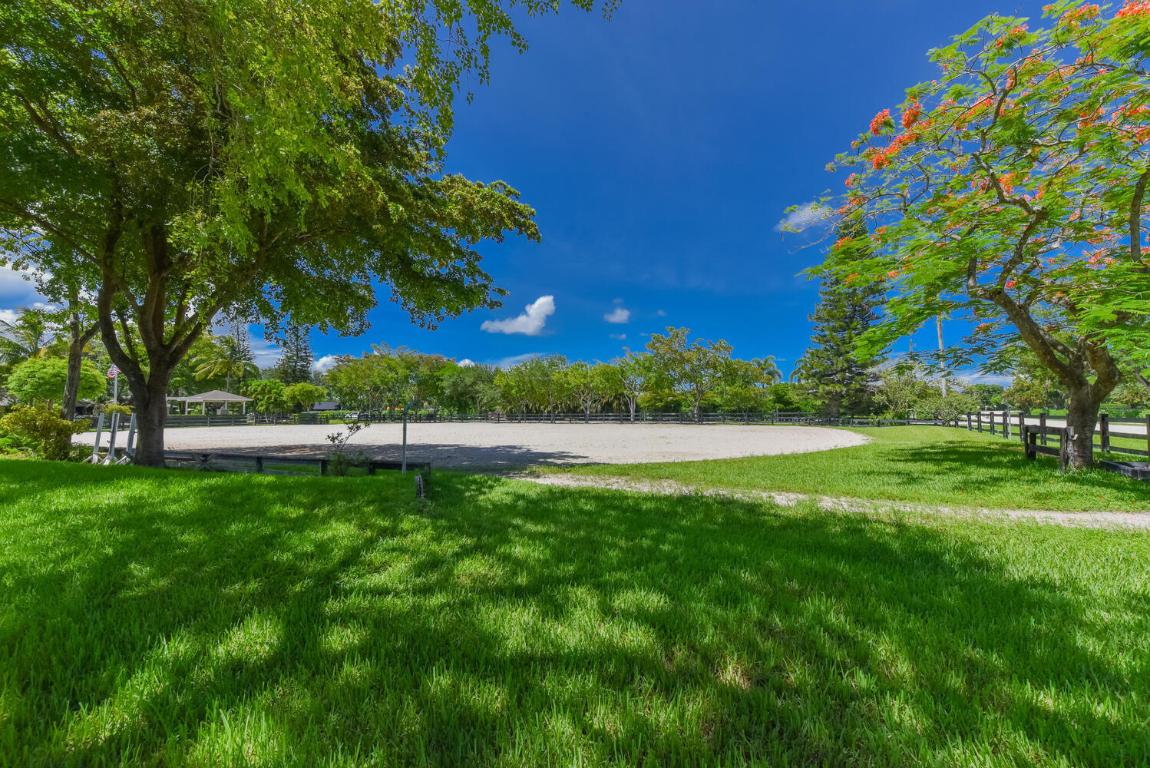 Saddle Trail Park of Wellington - Land