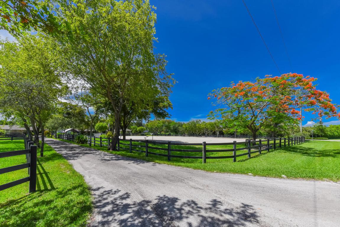 Saddle Trail Park of Wellington - Land