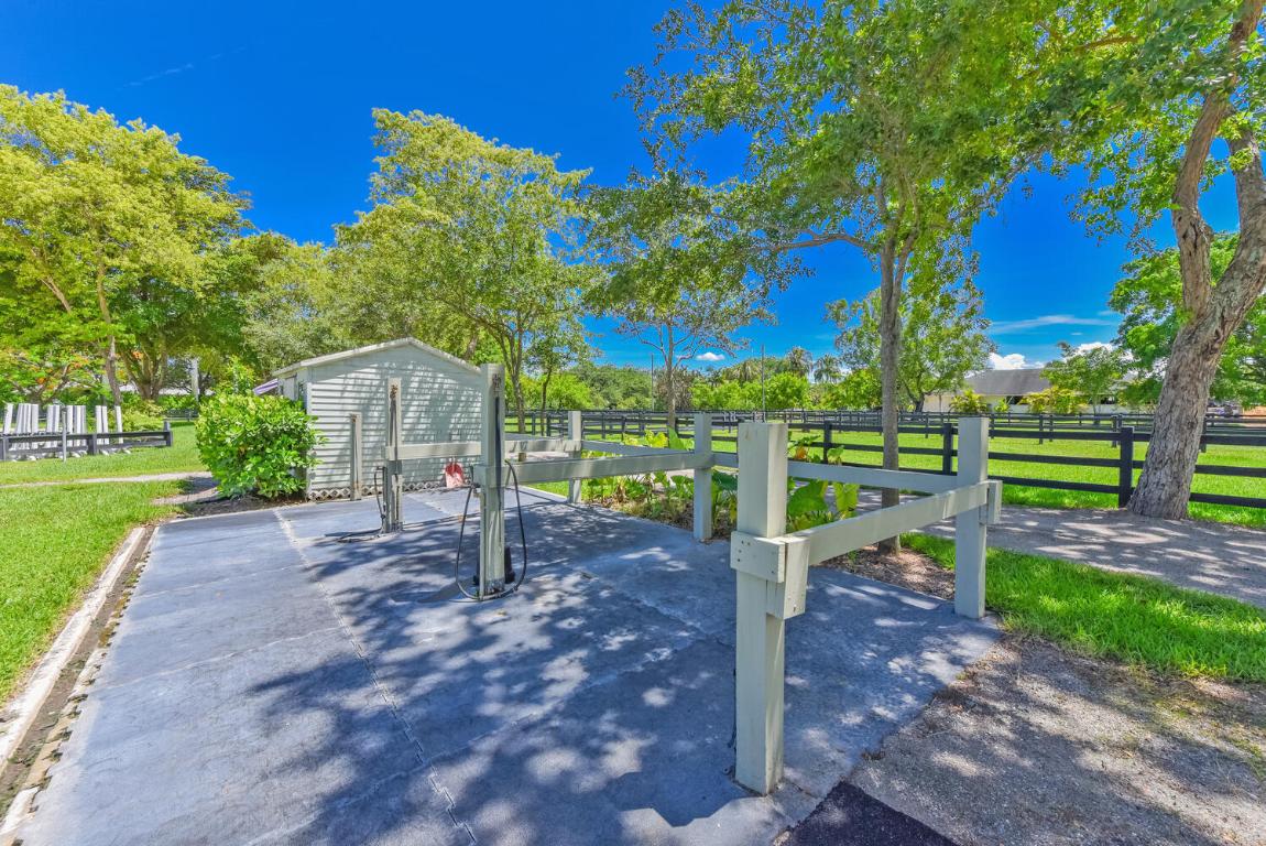 Saddle Trail Park of Wellington - Land